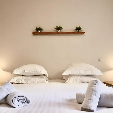 Fersen Bright Renovated For 5 People In Center Of Old Apartment Antibes