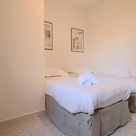 Apartment Fersen Bright Renovated For 5 People In Center Of Old Antibes