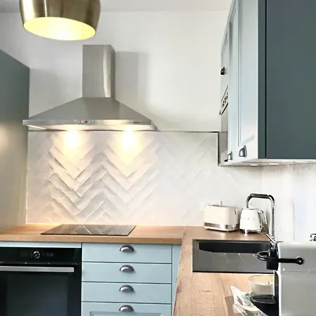 Fersen Bright Renovated For 5 People In Center Of Old Apartment *