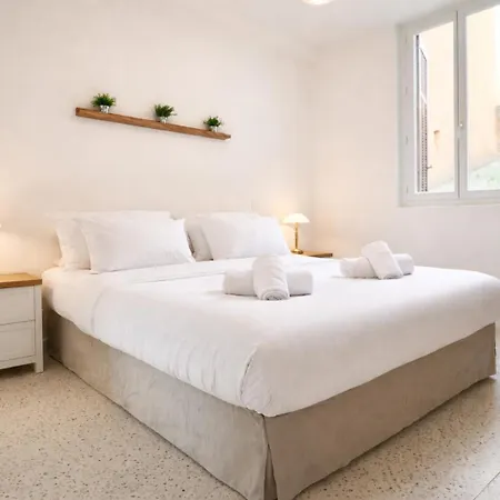 Bright Apartment Renovated In Center Of Old Antibes Lejlighed *