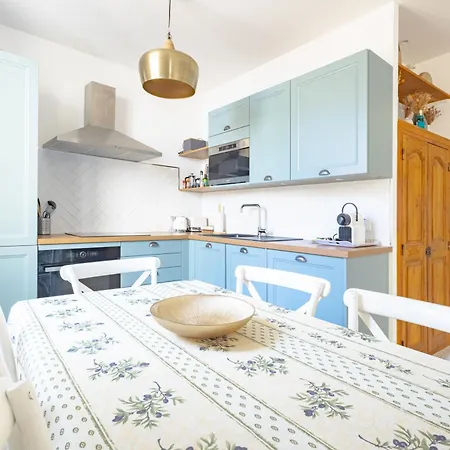 Bright Apartment Renovated In Center Of Old Antibes