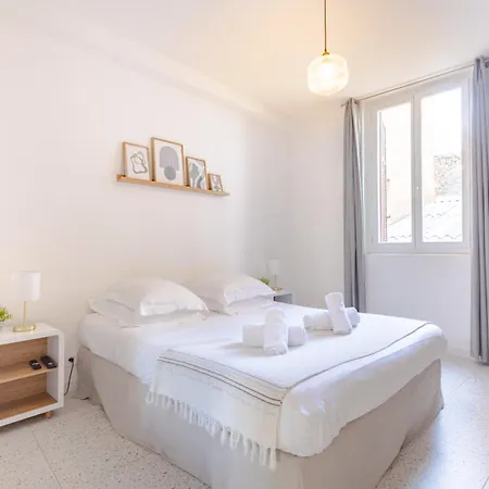 Bright Apartment Renovated In Center Of Old Antibes * Antibes