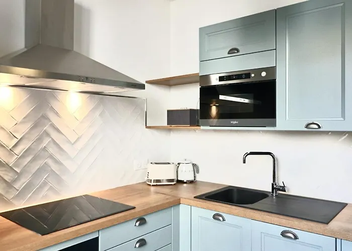 Bright Apartment Renovated In Center Of Old Antibes