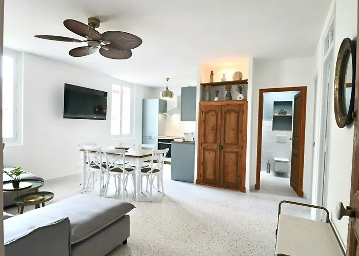Bright Apartment Renovated In Center Of Old Antibes