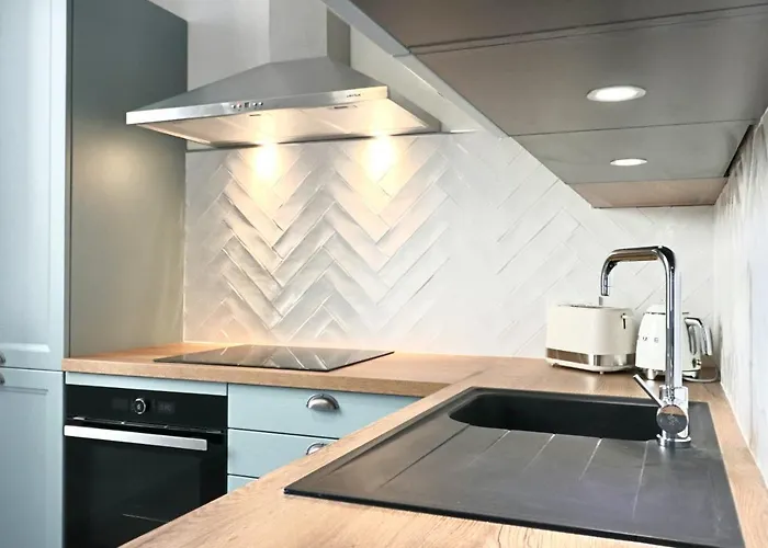 Bright Apartment Renovated In Center Of Old Antibes Lejlighed