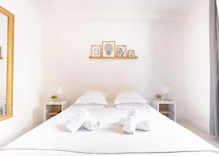 Appartement Bright Apartment Renovated In Center Of Old Antibes