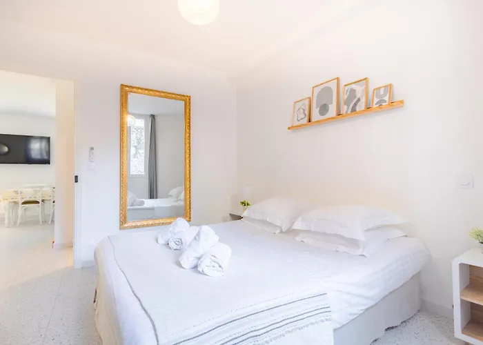 Appartement Bright Apartment Renovated In Center Of Old Antibes *
