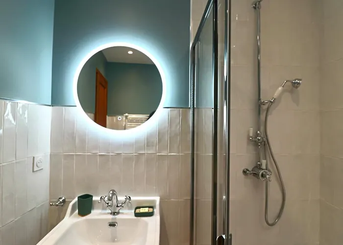 Bright Apartment Renovated In Center Of Old Antibes Antibes